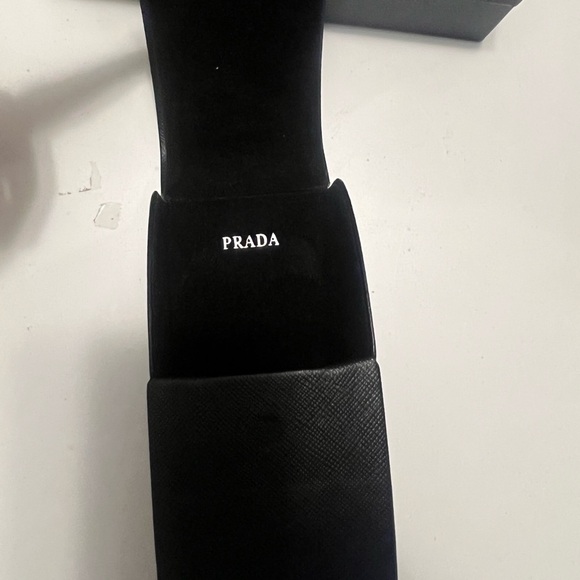 Prada eyeglasses case with box - Picture 10 of 10